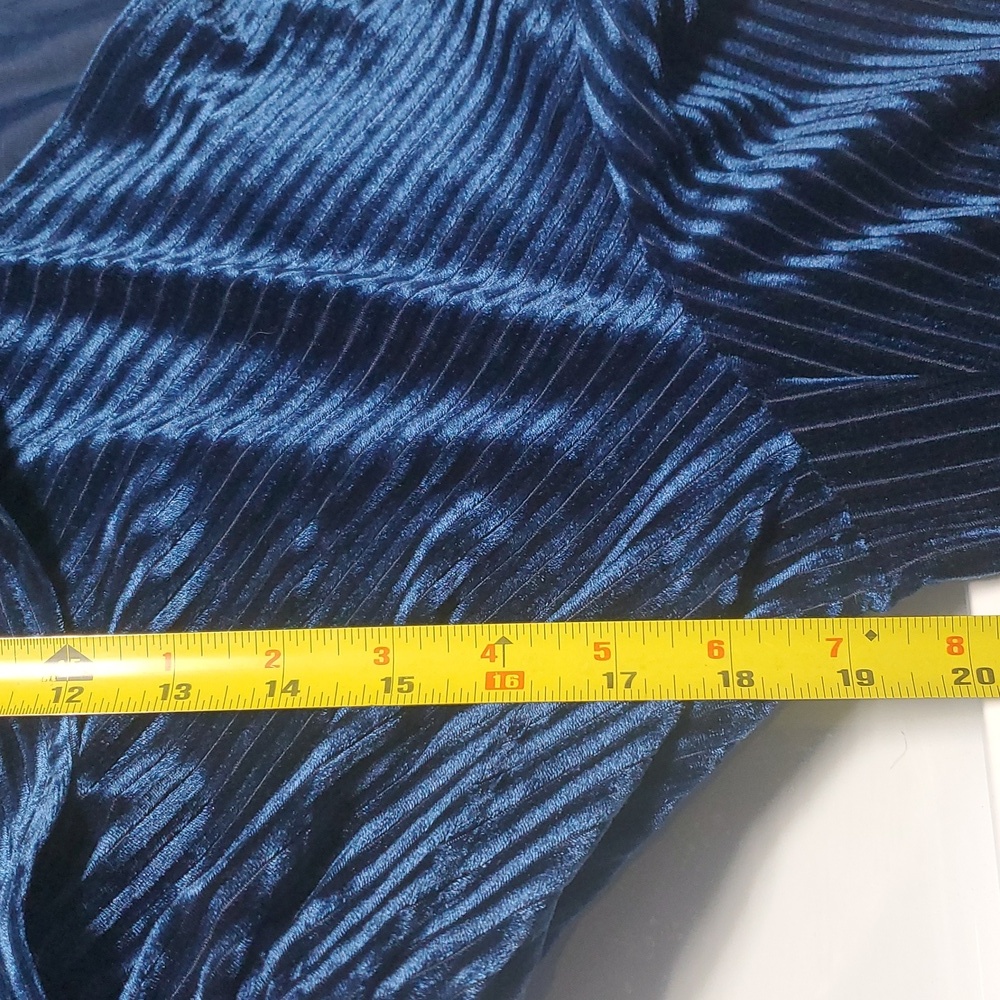 Simplee Longsleeve Mini Dress Size Large Velvet Blue Belted Faux Wrap Cocktail - Picture 13 of 14